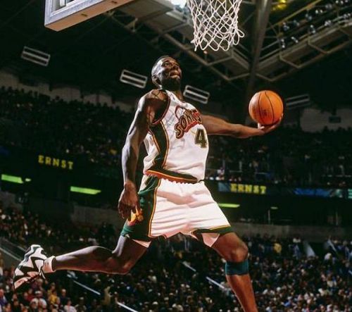  NBA状元郎沃尔伤退，未来之路何去何从？  